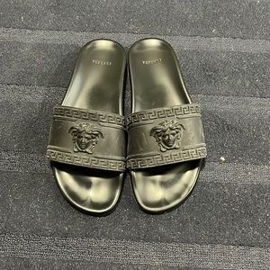 I am selling a pair of Men’s size 11/12 Versace Slides.